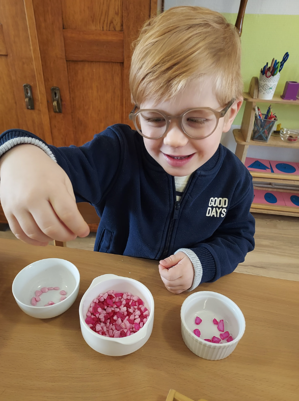 Pomoce Montessori – praktyczne czynności