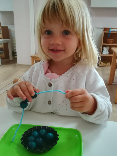 Pomoce Montessori – praktyczne czynności