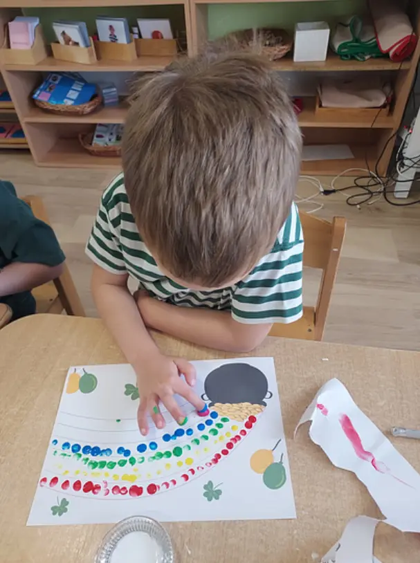 Działania artystyczne w przedszkolu Montessori